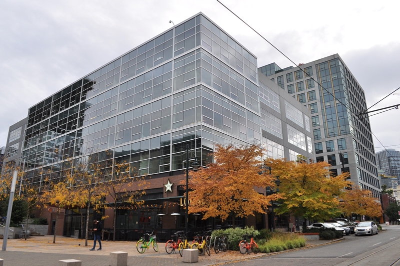 Amazon Narrows List of Second HQ Contenders to 20